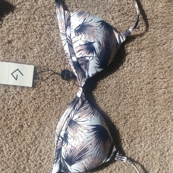 Khongboon bikini Set size Small w tags - Picture 2 of 7